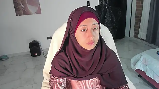 Snapshot of adila_anich chatting on January 9, 2026, 12:39 am adila anich online show from January 9, 2026, 12:39 am