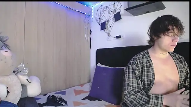 Snapshot of Santiago_kiler chatting on May 20, 2026, 12:57 pm Santiago kiler online show from May 20, 2026, 12:57 pm