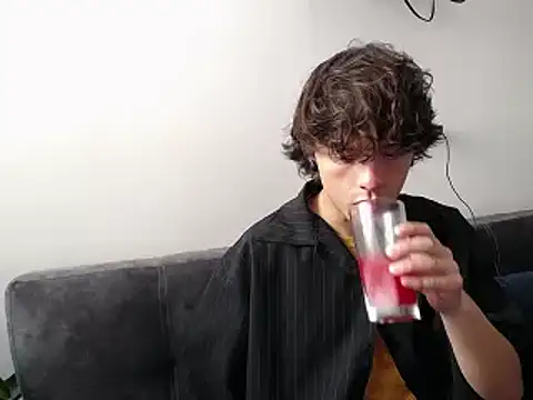 Santiago kiler online show from March 7, 2025, 1:51 pm