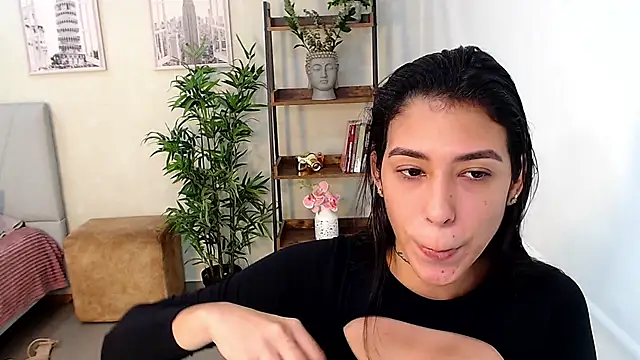 Snapshot of Sassy--Girl chatting on February 14, 2025, 6:51 pm Sassy--Girl online show from February 14, 2025, 6:51 pm