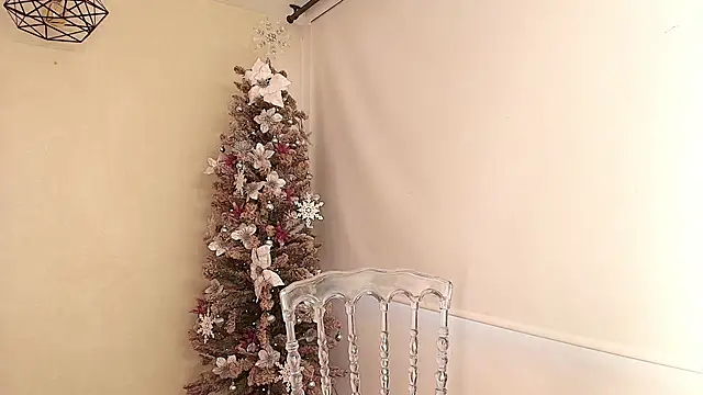 Sassy--Girl online show from December 5, 2025, 7:23 pm