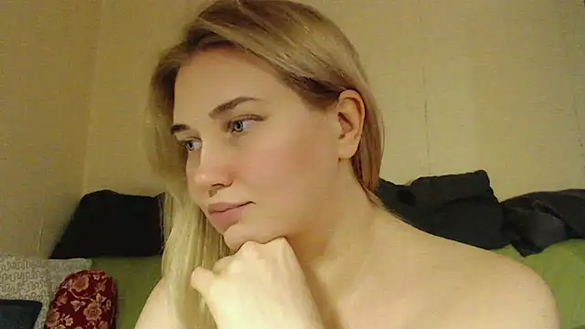 Snapshot of mmmPinUpGirl chatting on October 4, 2025, 5:03 pm mmmPinUpGirl online show from October 4, 2025, 5:03 pm