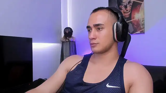 AlexRivera6 online show from December 17, 2024, 7:59 pm