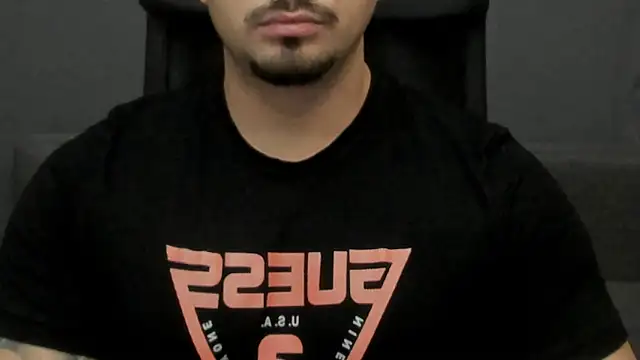 Snapshot of TonyWilcox chatting on October 25, 2025, 4:55 am TonyWilcox online show from October 25, 2025, 4:55 am