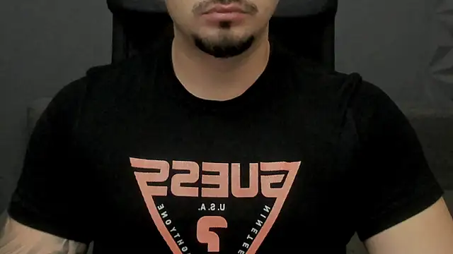 Snapshot of TonyWilcox chatting on November 25, 2025, 5:19 am TonyWilcox online show from November 25, 2025, 5:19 am