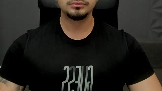 Snapshot of TonyWilcox chatting on November 24, 2025, 5:18 am TonyWilcox online show from November 24, 2025, 5:18 am