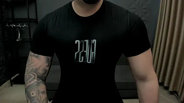 Snapshot of TonyWilcox chatting on December 4, 2025, 6:56 am TonyWilcox online show from December 4, 2025, 6:56 am