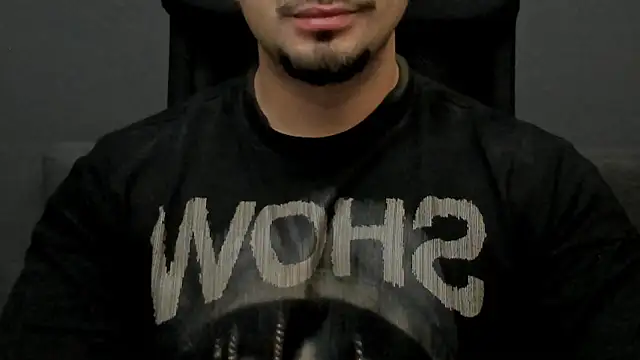 Snapshot of TonyWilcox chatting on November 17, 2025, 5:55 am TonyWilcox online show from November 17, 2025, 5:55 am