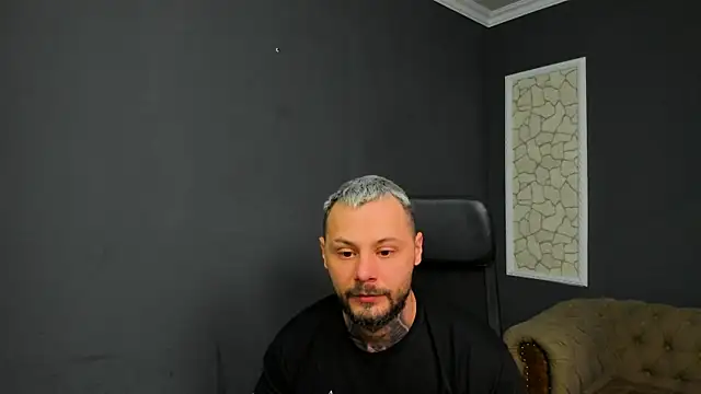 Snapshot of BrianHunts chatting on January 11, 2026, 5:47 am BrianHunts online show from January 11, 2026, 5:47 am