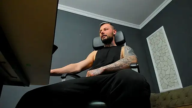 Snapshot of BrianHunts chatting on February 28, 2026, 5:51 am BrianHunts online show from February 28, 2026, 5:51 am