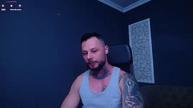 Snapshot of BrianHunts chatting on November 17, 2025, 5:33 am BrianHunts online show from November 17, 2025, 5:33 am