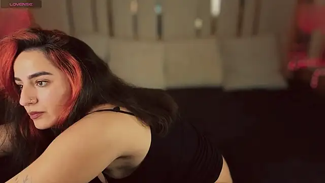 Snapshot of Daphne_Moss chatting on November 16, 2025, 2:22 pm Daphne Moss online show from November 16, 2025, 2:22 pm