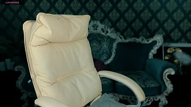 Daphne Moss online show from February 28, 2026, 2:17 pm