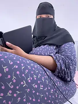 Snapshot of Submissive_Arab chatting on December 1, 2024, 6:57 pm Submissive Arab online show from December 1, 2024, 6:57 pm