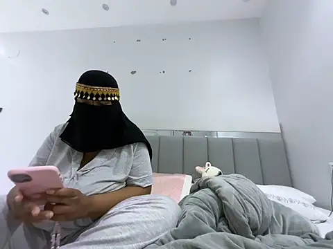 Snapshot of Submissive_Arab chatting on February 8, 2025, 8:32 pm Submissive Arab online show from February 8, 2025, 8:32 pm