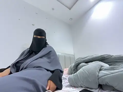 Snapshot of Submissive_Arab chatting on December 27, 2024, 4:54 pm Submissive Arab online show from December 27, 2024, 4:54 pm