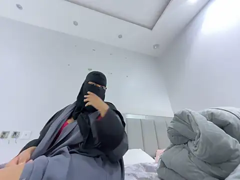 Snapshot of Submissive_Arab chatting on December 27, 2024, 7:57 pm Submissive Arab online show from December 27, 2024, 7:57 pm