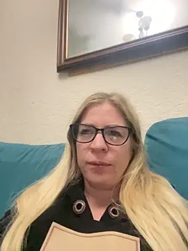 Snapshot of jayjencam chatting on October 9, 2025, 10:21 pm jayjencam online show from October 9, 2025, 10:21 pm