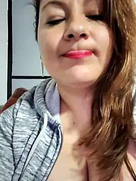 Snapshot of sakotodika chatting on February 6, 2026, 4:19 am sakotodika online show from February 6, 2026, 4:19 am