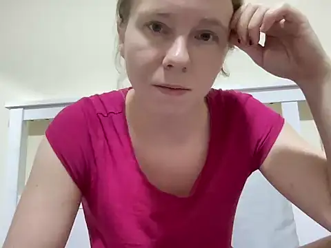 SweetLucy96 online show from December 2, 2025, 8:32 pm