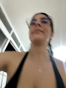 Snapshot of _Niah_ chatting on November 8, 2025, 11:19 pm Niah online show from November 8, 2025, 11:19 pm