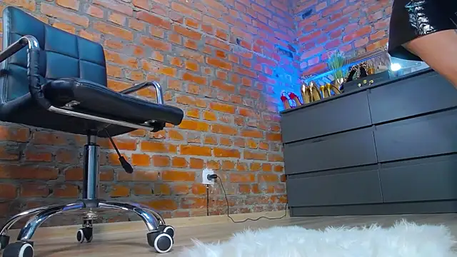 MistressMilana online show from February 8, 2025, 12:17 pm