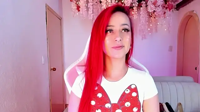 Mia-Bloom online show from November 5, 2025, 1:09 am