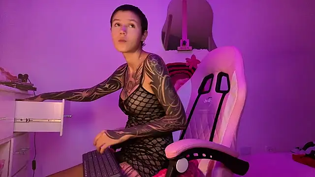 Snapshot of goddess_vee_ chatting on January 15, 2026, 9:07 pm goddess vee online show from January 15, 2026, 9:07 pm