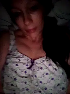 Snapshot of LeilaSaint chatting on November 28, 2025, 5:57 pm LeilaSaint online show from November 28, 2025, 5:57 pm