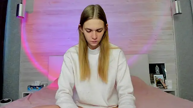 Snapshot of molly_hunt_ chatting on November 18, 2025, 3:54 am molly hunt online show from November 18, 2025, 3:54 am