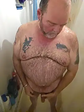 mrwizard4570 online show from April 18, 2026, 2:47 am