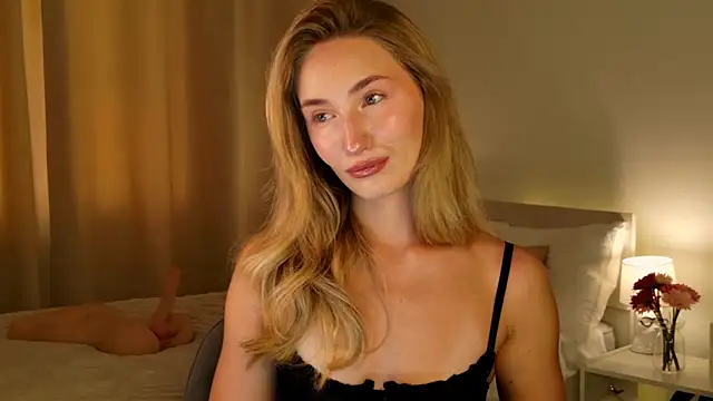 Snapshot of bella__rose chatting on June 1, 2026, 11:54 am bella rose online show from June 1, 2026, 11:54 am