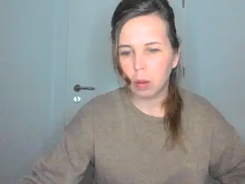 loveis007 online show from March 18, 2025, 9:32 pm