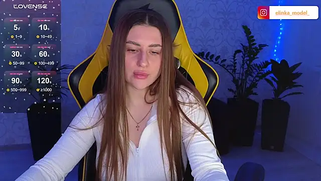 Snapshot of Elishka_ chatting on February 26, 2025, 8:04 pm Elishka online show from February 26, 2025, 8:04 pm