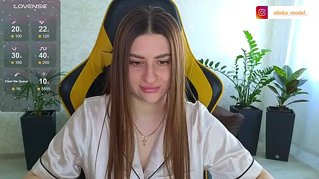 Snapshot of Elishka_ chatting on February 24, 2025, 7:55 am Elishka online show from February 24, 2025, 7:55 am