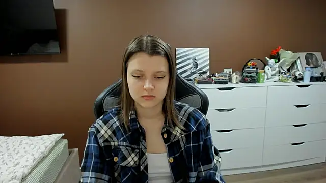 SoniNesti online show from April 2, 2026, 2:57 pm