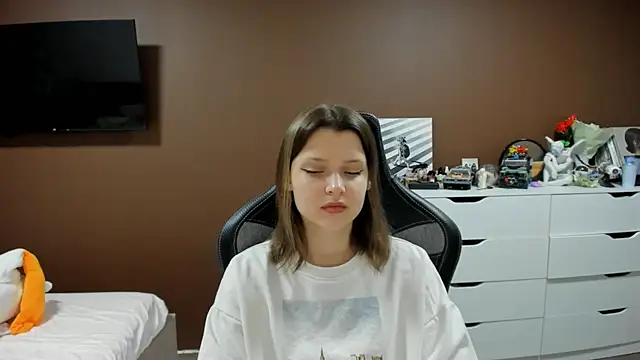 SoniNesti online show from March 25, 2026, 2:05 pm