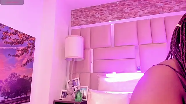 Snapshot of ShaniaBrownn chatting on May 25, 2026, 7:45 pm ShaniaBrownn online show from May 25, 2026, 7:45 pm