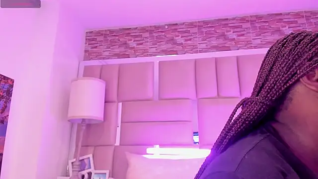 Snapshot of ShaniaBrownn chatting on April 29, 2026, 7:53 pm ShaniaBrownn online show from April 29, 2026, 7:53 pm