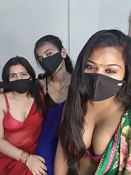Snapshot of cutee__crazy chatting on June 2, 2026, 2:06 pm cutee crazy online show from June 2, 2026, 2:06 pm