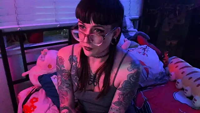 Snapshot of The_Dullahan_Girl chatting on March 3, 2025, 7:57 am The Dullahan Girl online show from March 3, 2025, 7:57 am