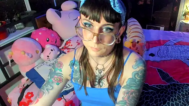 Snapshot of The_Dullahan_Girl chatting on March 4, 2025, 8:24 am The Dullahan Girl online show from March 4, 2025, 8:24 am