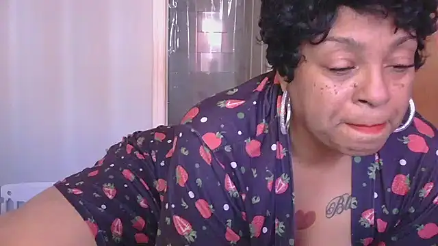 Snapshot of MSweetLindaParks chatting on December 3, 2025, 7:02 pm MSweetLindaParks online show from December 3, 2025, 7:02 pm