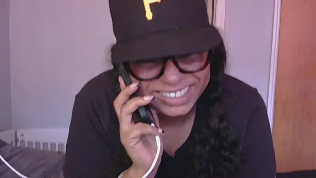 Snapshot of MSweetLindaParks chatting on December 17, 2025, 6:24 pm MSweetLindaParks online show from December 17, 2025, 6:24 pm