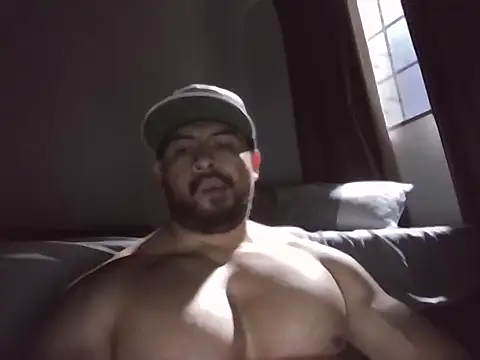 marcus002001 online show from April 14, 2026, 4:28 am