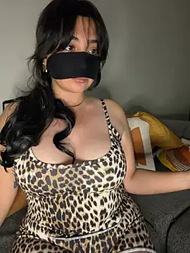  L0VE ME online show from May 28, 2026, 10:48 pm