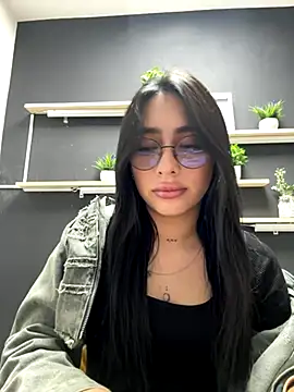 Snapshot of isabella_jade chatting on October 31, 2025, 6:48 pm isabella jade online show from October 31, 2025, 6:48 pm