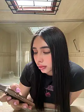 Snapshot of isabella_jade chatting on October 22, 2025, 1:21 pm isabella jade online show from October 22, 2025, 1:21 pm