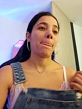 miaeyes online show from January 4, 2025, 2:14 pm