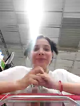 miaeyes online show from December 11, 2024, 7:46 pm